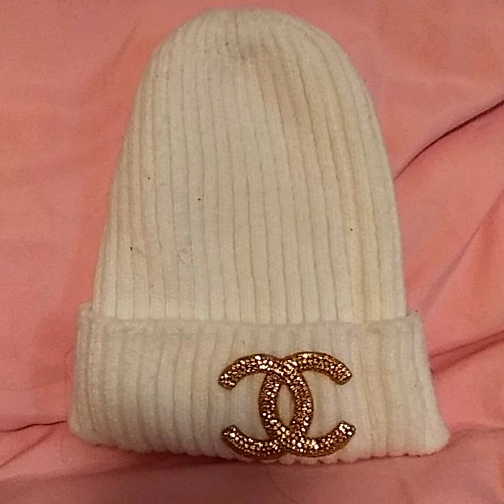 White beanie